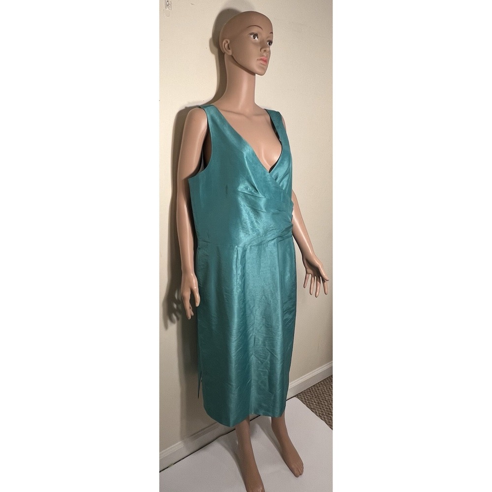 Ashley Stewart Lined Green Dress Pleated At Waist Size 16 Midi Deep V‎ Neck Poly